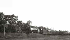 K4s-Train-East-Central-Islip-c.1933-2.jpg (73186 bytes)